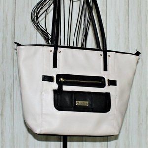 Stone Mountain Cream Zip Up Tote/Shoulder Bag